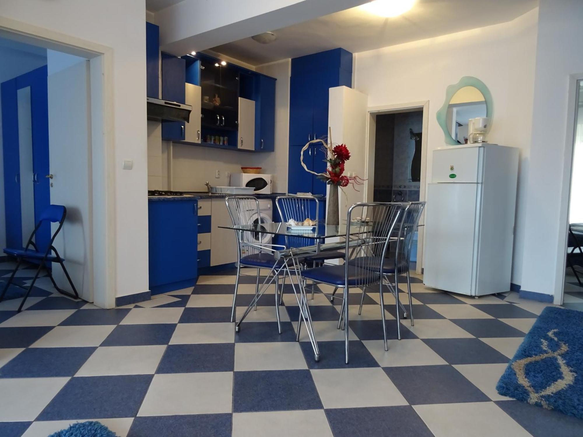 Club Topaz Apartments เนพทุน ห้อง รูปภาพ