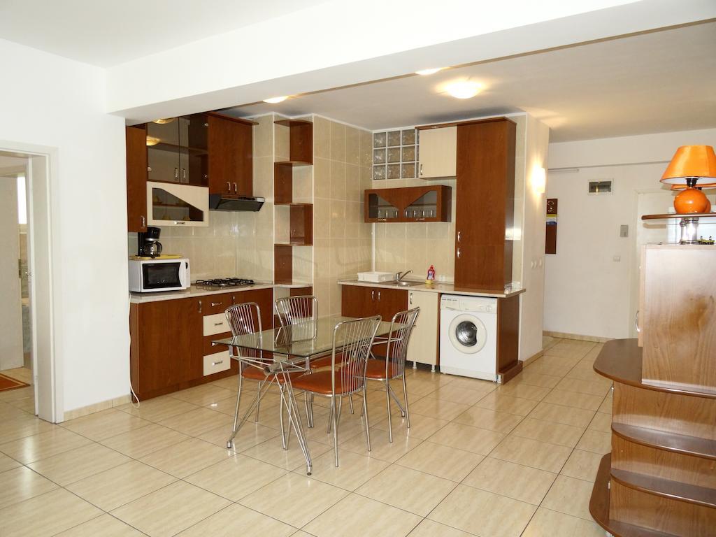 Club Topaz Apartments เนพทุน ห้อง รูปภาพ